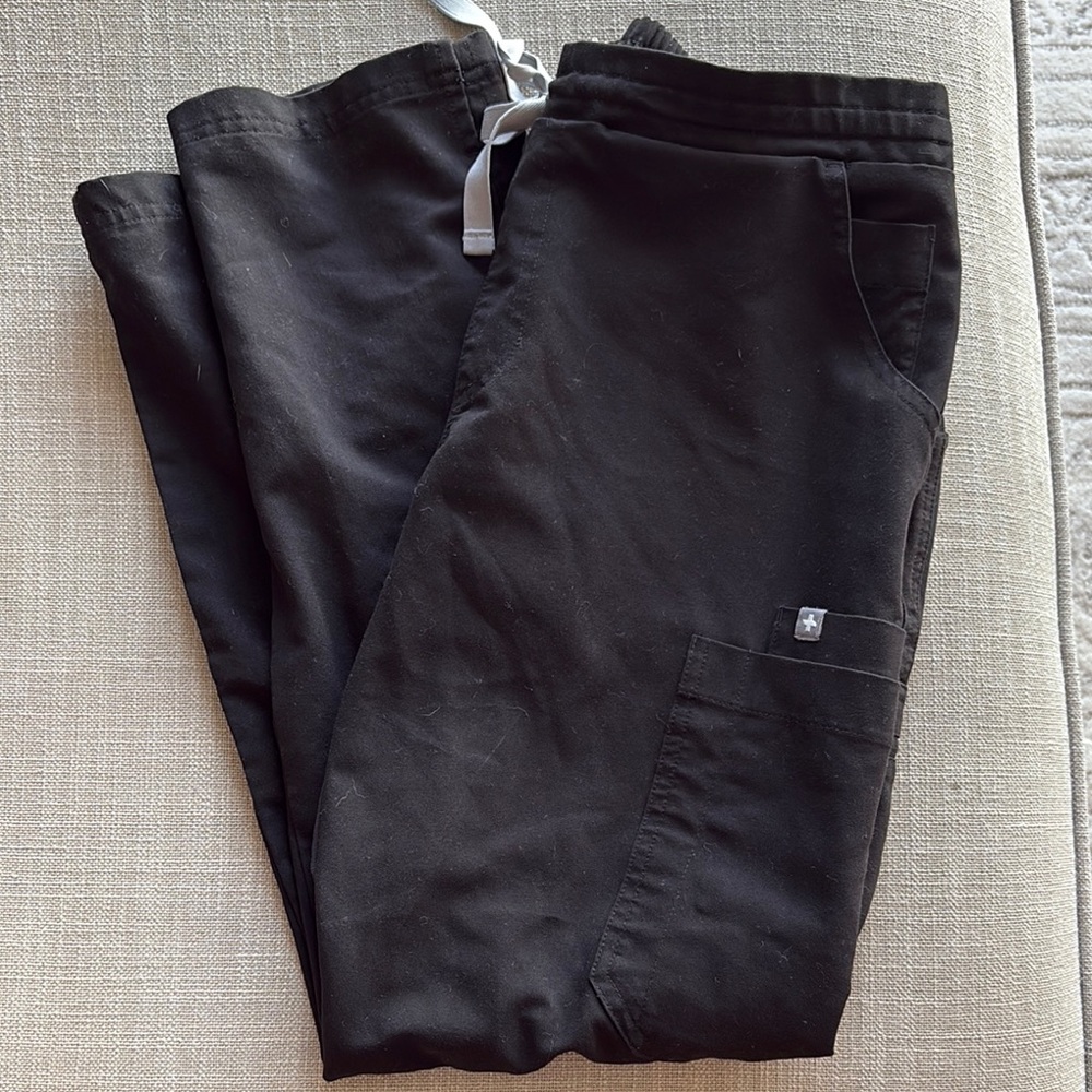 Figs Black yola pants petite small